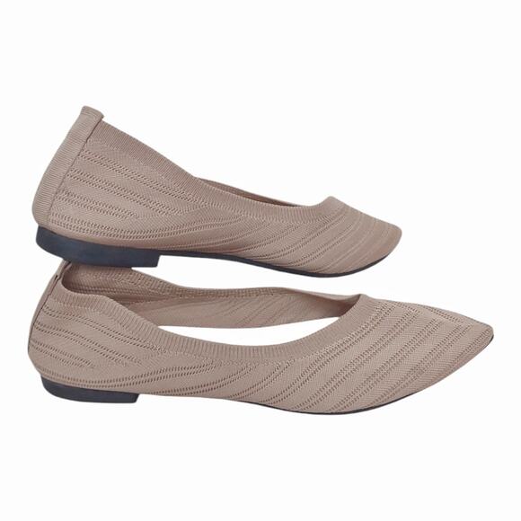 Nude Elasticized Flat Shoes Pointed Toes Size 9 Stretch Ballet Simple Slip On - Picture 2 of 10